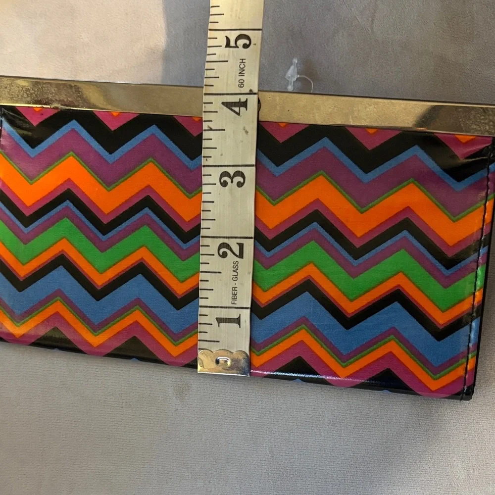 Multicolor Chevron Pattern Wallet - Picture 7 of 7
